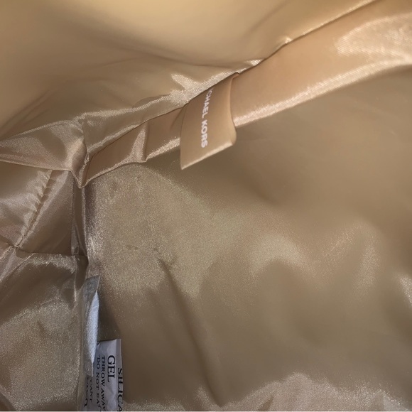 Michael Kors Gold Metallic Gorgeous Tote Bag Brand New with Tags - Picture 7 of 7